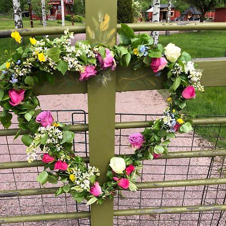 Mysigt Boende I Raettvik Med Utsikt Oever Siljan Luaran gambar