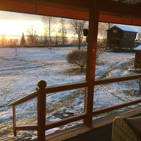 Mysigt Boende I Raettvik Med Utsikt Oever Siljan Luaran gambar