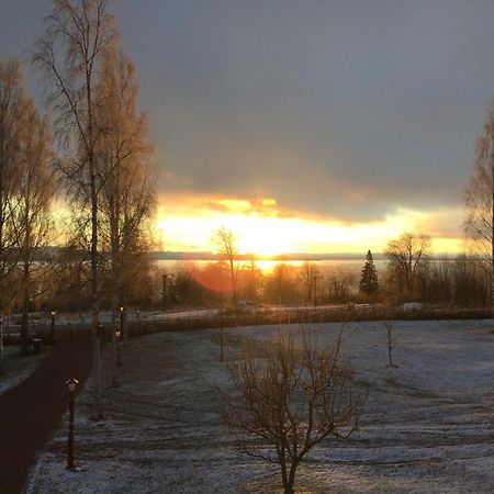 Mysigt Boende I Raettvik Med Utsikt Oever Siljan Luaran gambar
