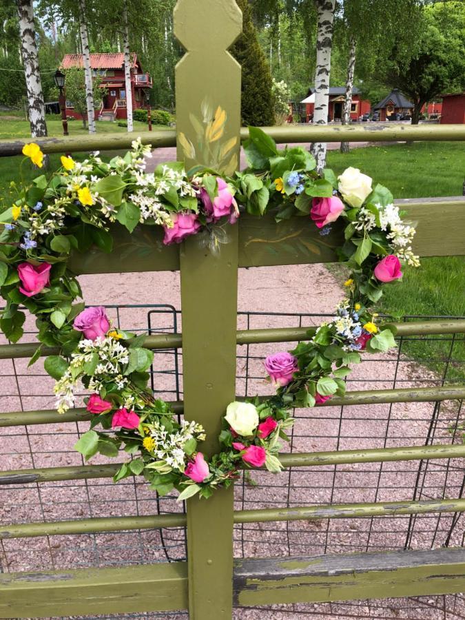 Mysigt Boende I Raettvik Med Utsikt Oever Siljan Luaran gambar