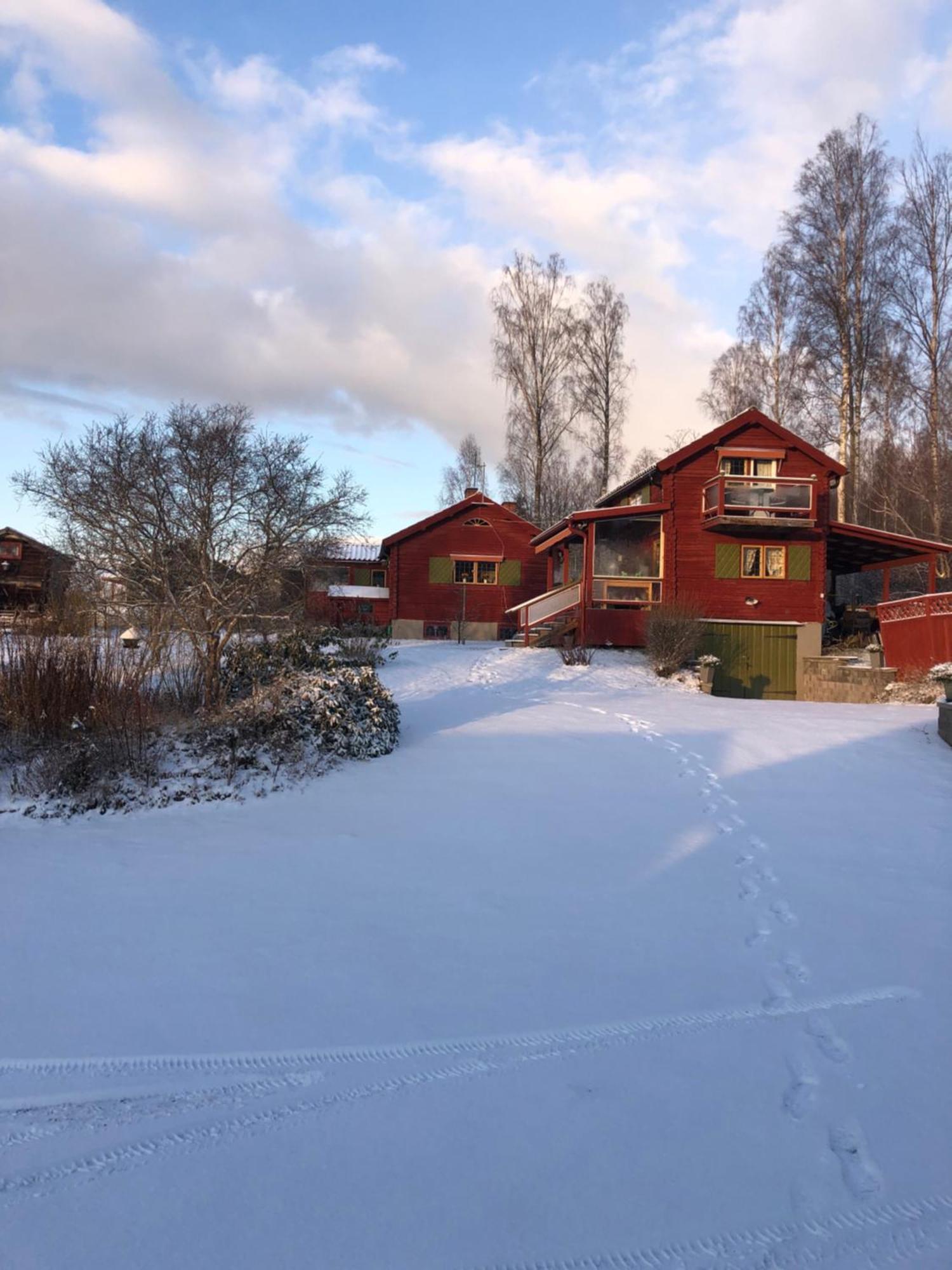 Mysigt Boende I Raettvik Med Utsikt Oever Siljan Luaran gambar