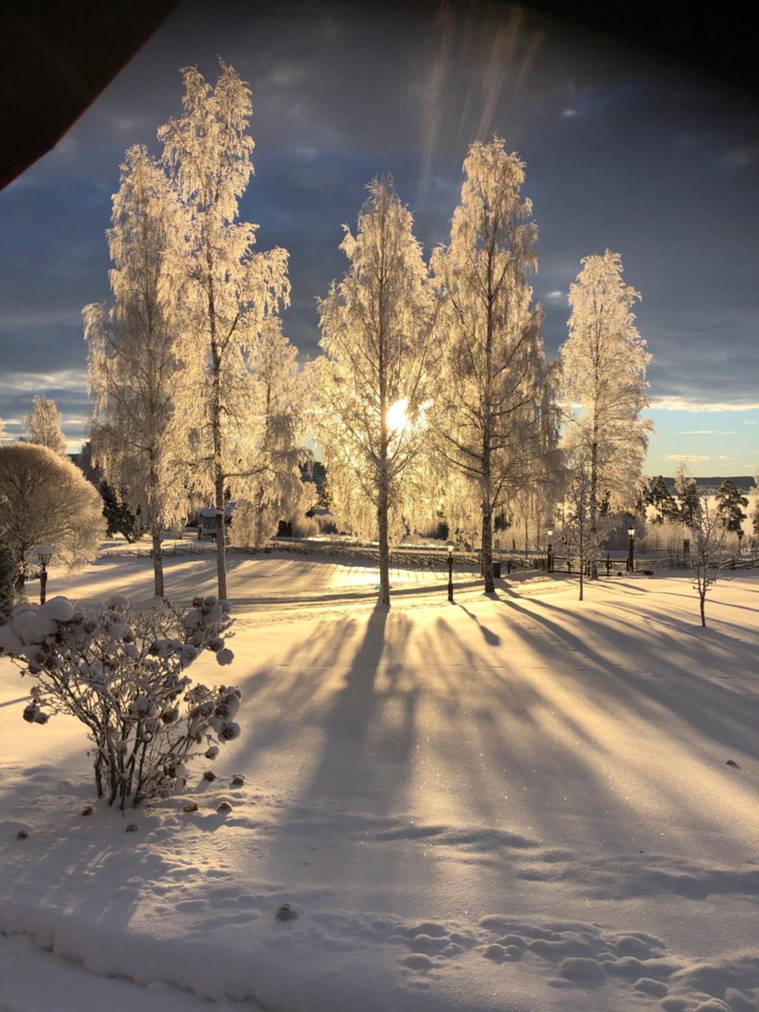 Mysigt Boende I Raettvik Med Utsikt Oever Siljan Luaran gambar