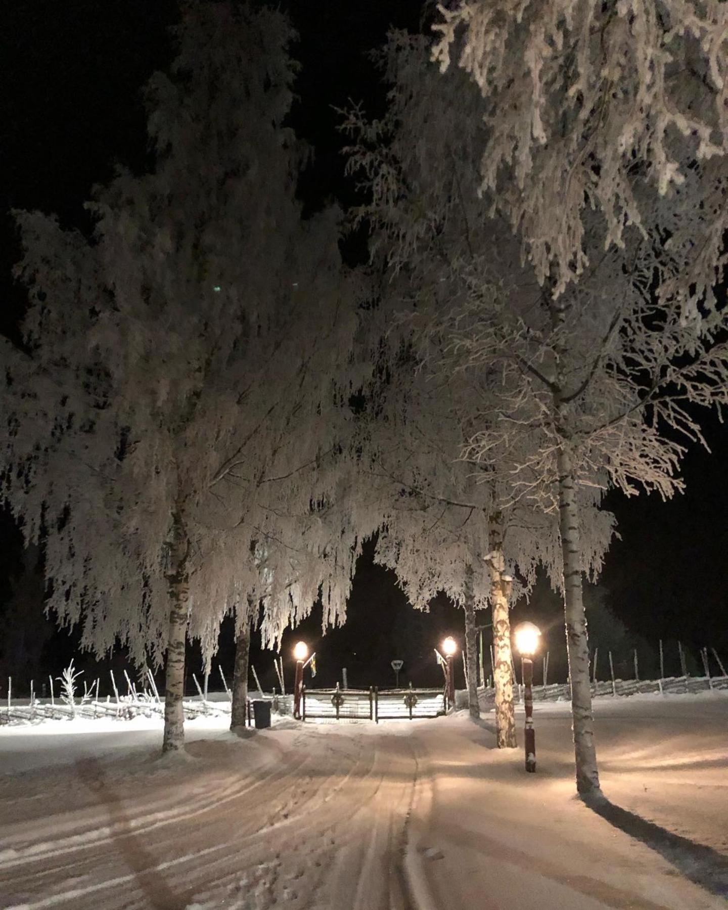 Mysigt Boende I Raettvik Med Utsikt Oever Siljan Luaran gambar