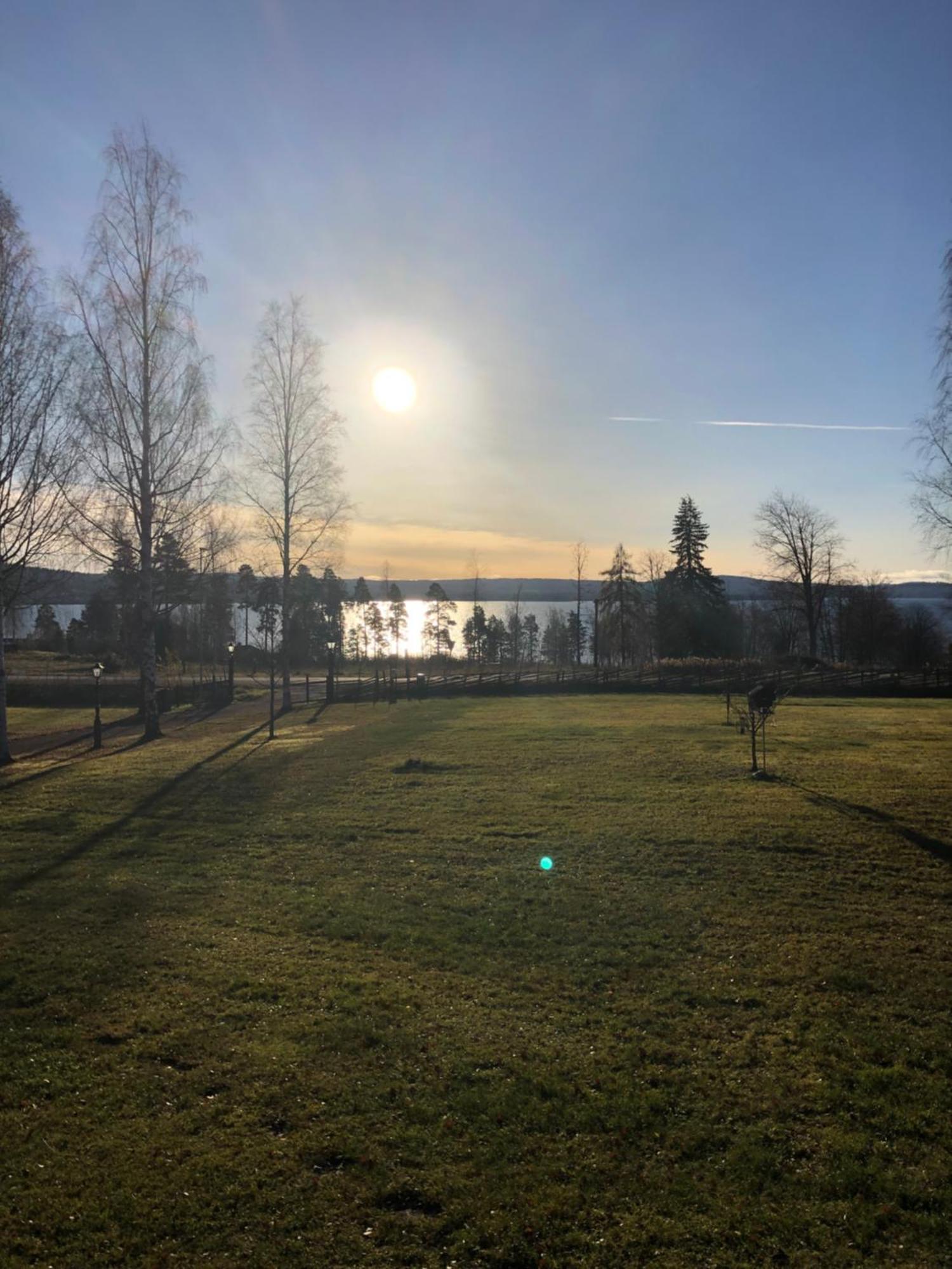 Mysigt Boende I Raettvik Med Utsikt Oever Siljan Luaran gambar